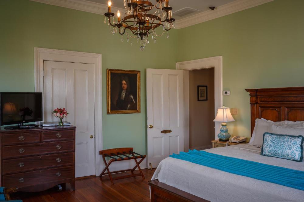 Julia Scarborough Room - Grand Superior King with Balcony interior